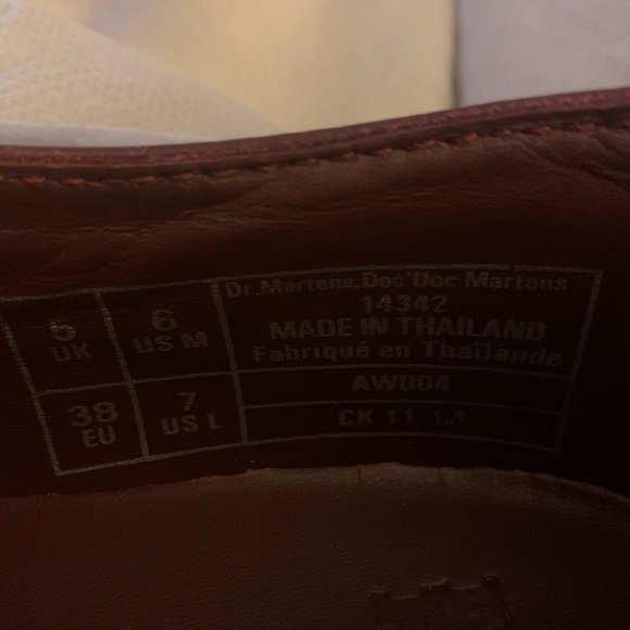 All red 1461 Dr. Martens Oxford shoes - Picture 7 of 7